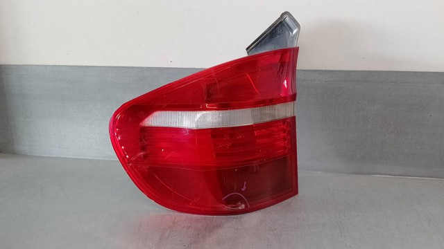 Lampa zespolona tylna lewa zewnętrzna 63217227789 BMW