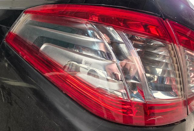 Lampa zespolona tylna lewa zewnętrzna 6350LY PEUGEOT