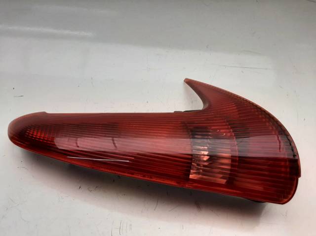 Lampa tylna Peugeot 206