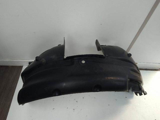 Nadkole błotnika przedniego prawe 638402753R RENAULT