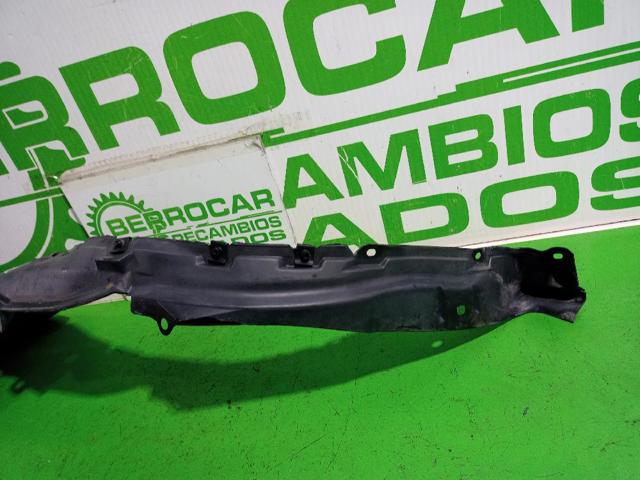 Nadkole błotnika przedniego prawe Nissan Vanette C23