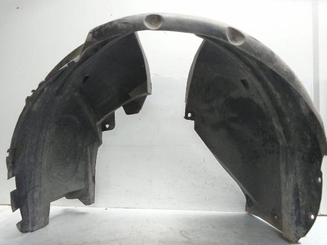 Nadkole błotnika przedniego lewe 638411852R RENAULT