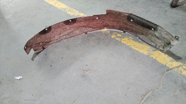 Nadkole błotnika przedniego prawe do Nissan Patrol Y61