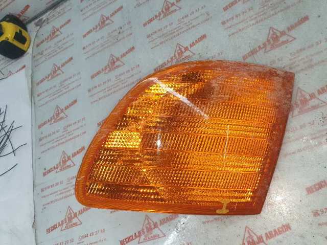 Kierunkowskaz lewy 6388200021 MERCEDES