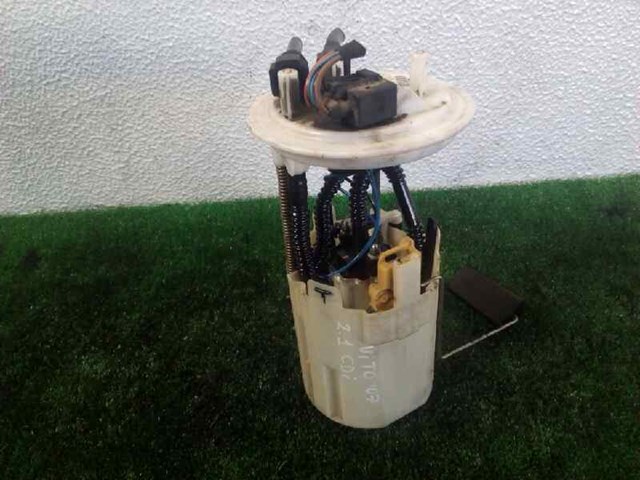 Moduł pompy paliwowej z czujnikiem poziomu paliwa 6394701494 MERCEDES