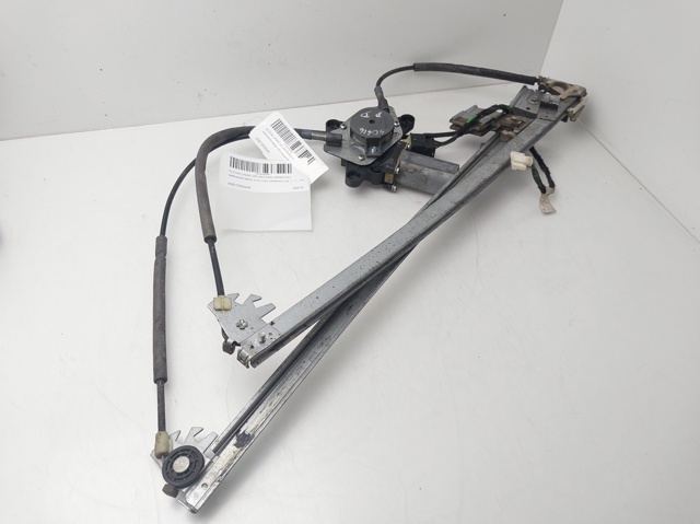 Mechanizm podnoszenia szyby drzwi przednich prawych 6397200546 MERCEDES