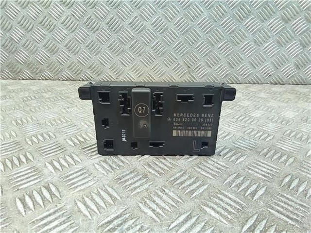 Blok komfortu przednich drzwi 6398200026 MERCEDES