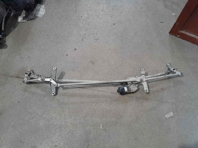 Mechanizm wycieraczek 6398200040 MERCEDES