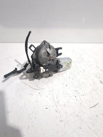 Silniczek wycieraczki tylnej szyby Peugeot 107