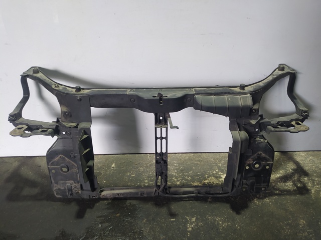 Osłona chłodnicy kompletna (panel mocowania reflektorów) 641002E000 HYUNDAI