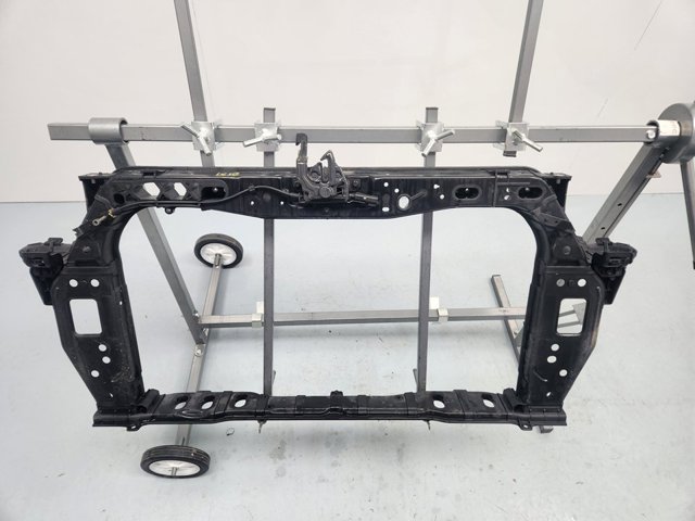 Osłona chłodnicy kompletna (panel mocowania reflektorów) 641011W000 HYUNDAI