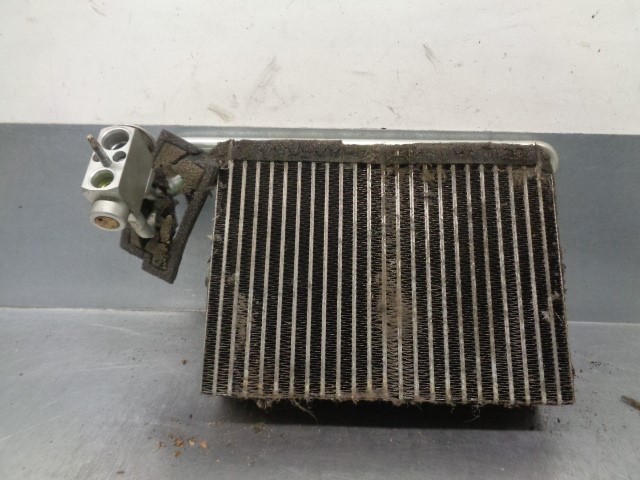 64119135744 BMW