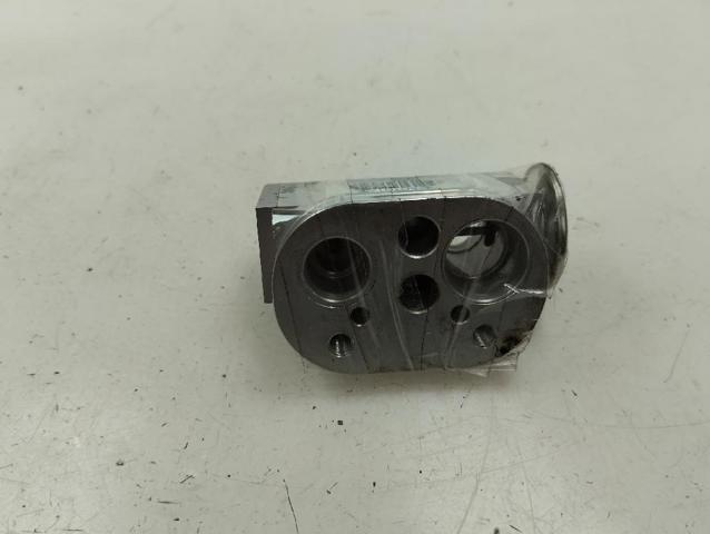 64119289832 BMW