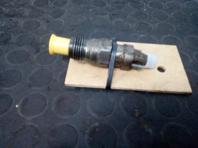 Dysza spryskiwacza szyby przedniej Peugeot 605 6B