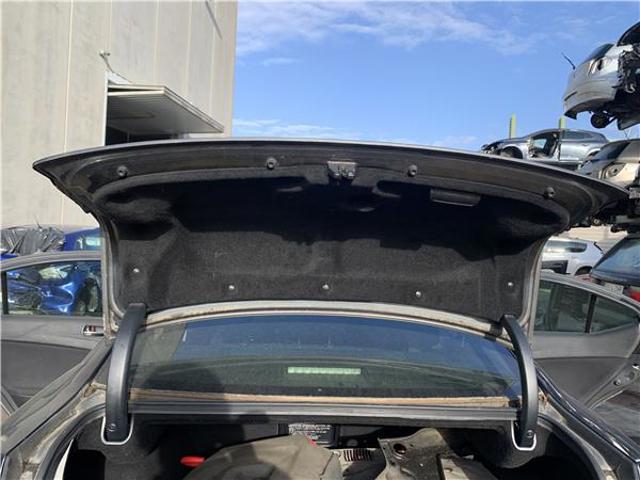 Klapa bagażnika Lexus IS E2