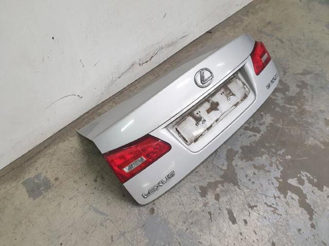 Klapa bagażnika Lexus IS E2