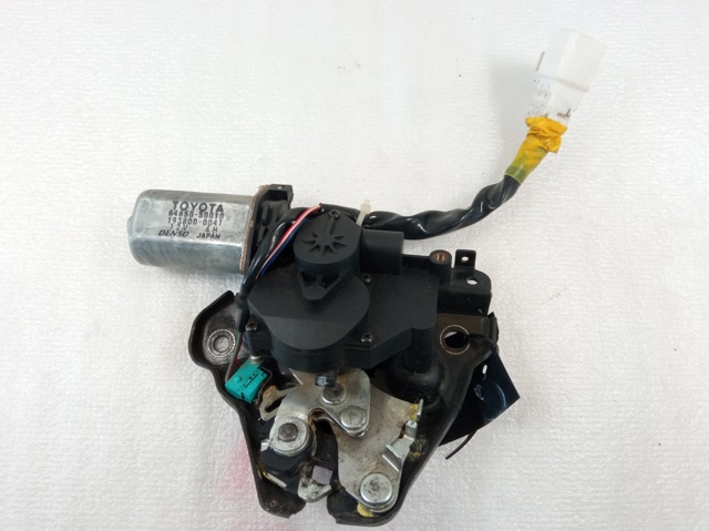 Zamek klapy bagażnika (3/5 drzwi tylnych) Lexus LS UCF30