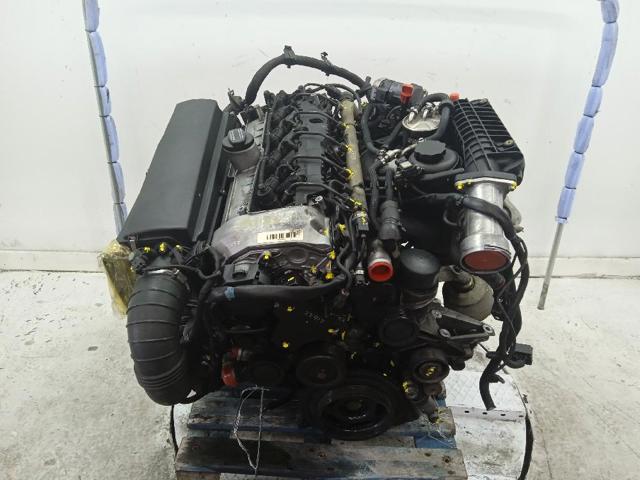 Silnik w komplecie 647961 MERCEDES