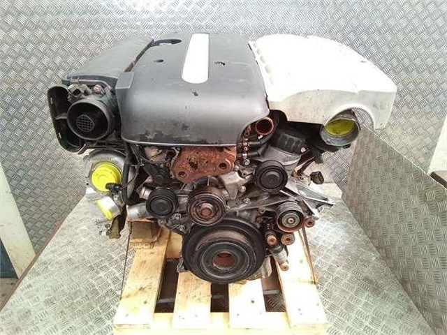 Silnik w komplecie 647961 MERCEDES