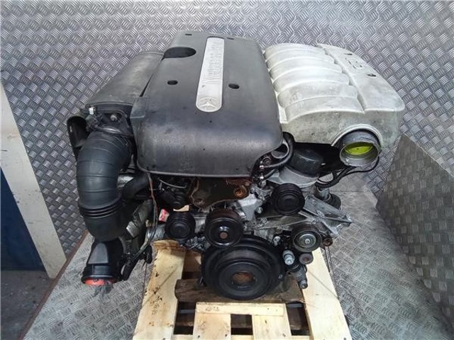 Silnik w komplecie 647961 MERCEDES