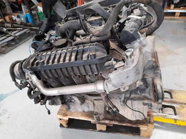 Silnik w komplecie 647961 MERCEDES