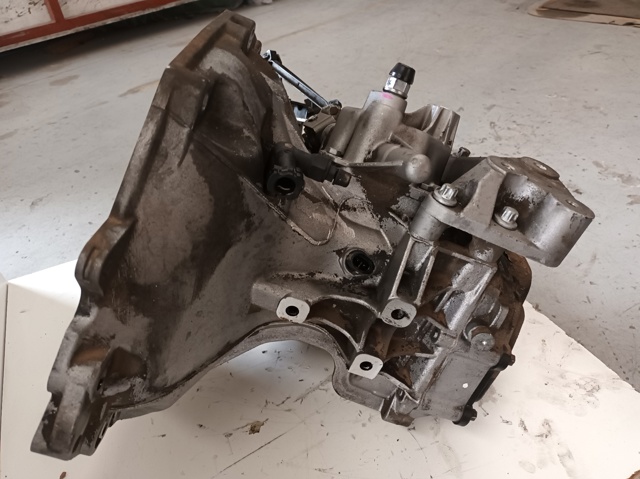 Mechaniczna skrzynia biegów w komplecie 649354685 OPEL