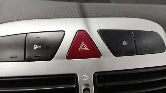 Przycisk włączania światła awaryjnego 6554J7 PEUGEOT