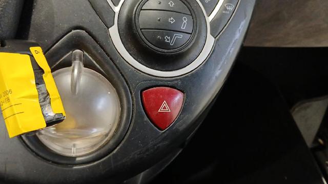 Przycisk włączania światła awaryjnego Peugeot 807 E