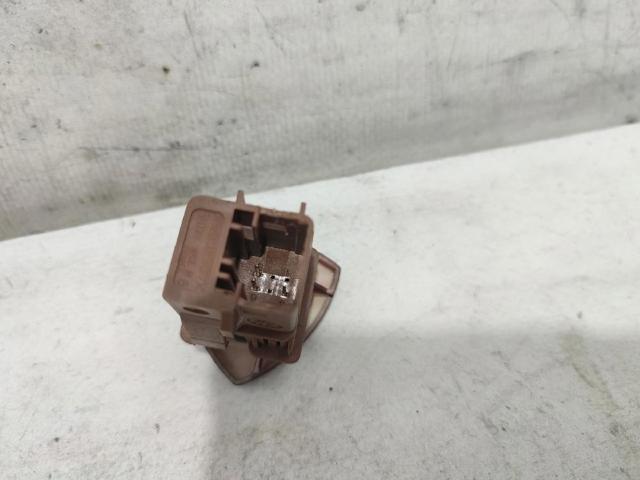 Przycisk włączania światła awaryjnego Peugeot 807 E