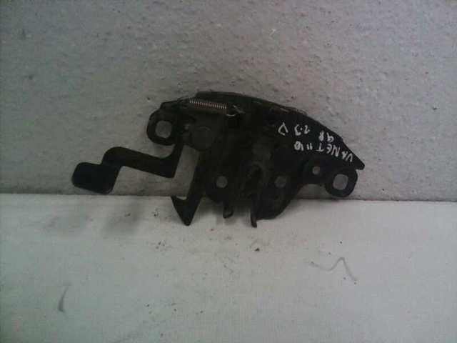 Zamek maski Nissan Vanette C23