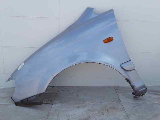 Błotnik przedni lewy Hyundai Trajet FO