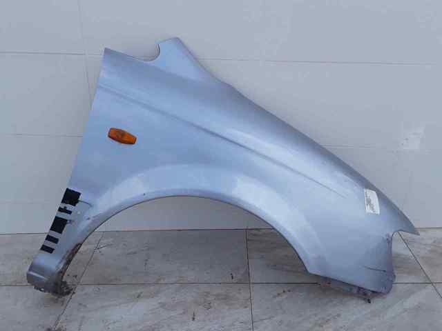 Błotnik przedni lewy Hyundai Trajet FO