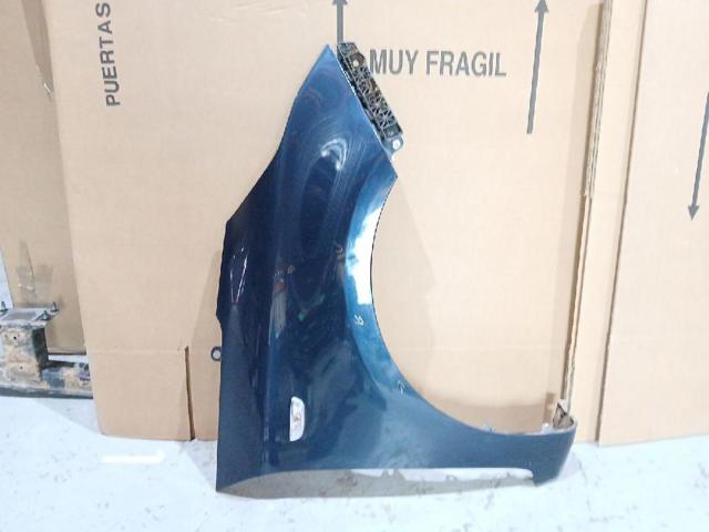 Błotnik przedni prawy KIA Carens 3