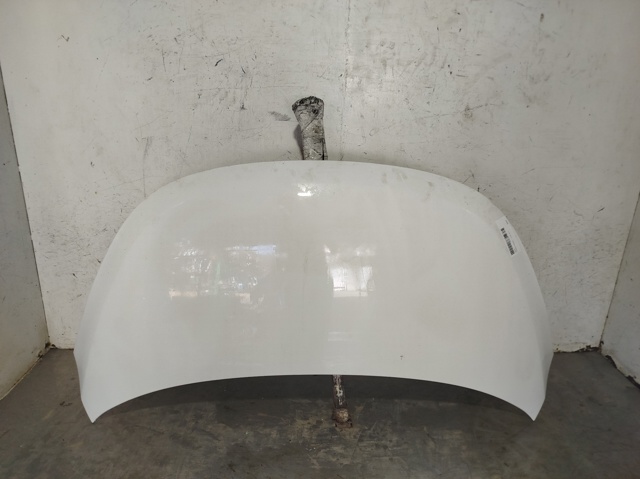 Maska silnika 664000X020 HYUNDAI
