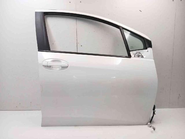 Kupić Drzwi przednie prawe Toyota Yaris  P13 w dobrej cenie