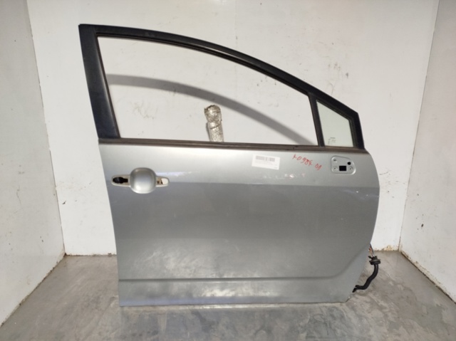 Drzwi przednie prawe 670010F011 TOYOTA