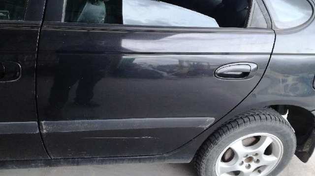 Kupić Drzwi tylne lewe Toyota Avensis T22 w dobrej cenie
