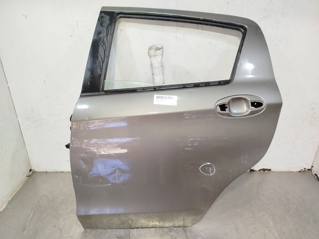 Drzwi tylne lewe 670040D210 TOYOTA