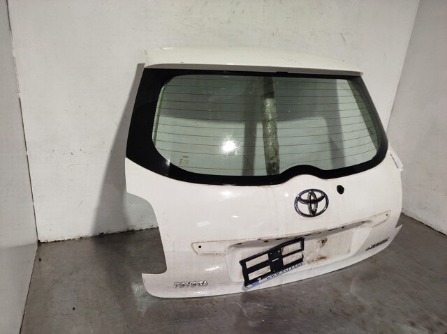Kupić  Auris  E15