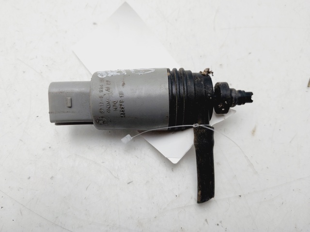 Pompka spryskiwacza szyby przedniej 67126934159 BMW
