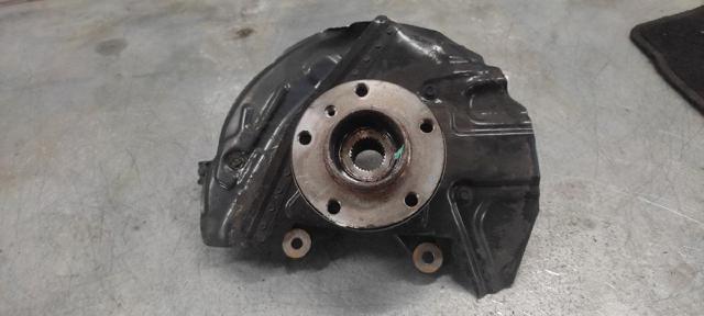 Czop (zwrotnica) przedni prawy 6761576 BMW