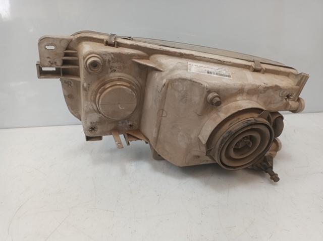 Reflektor prawy 67725920 NISSAN