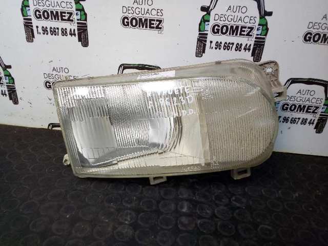 Reflektor prawy 67725920 NISSAN