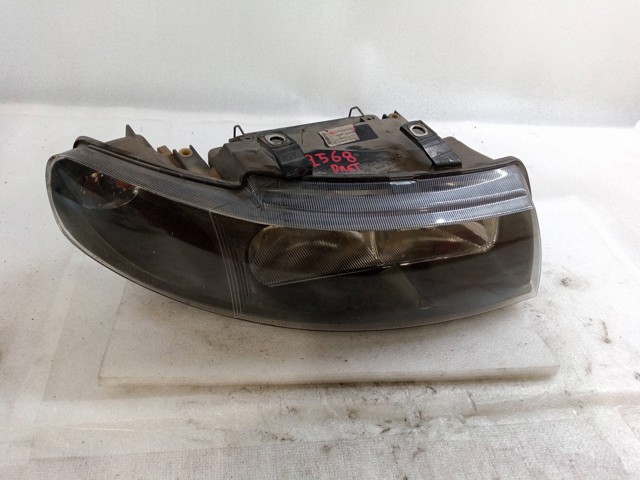 Reflektor prawy 67742701 VAG