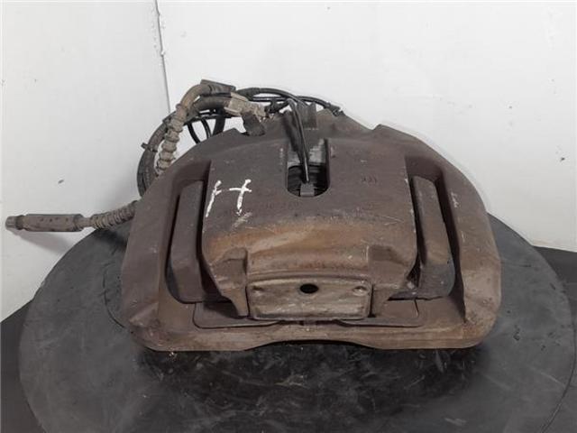 Zacisk hamulcowy przedni lewy 6792689 BMW