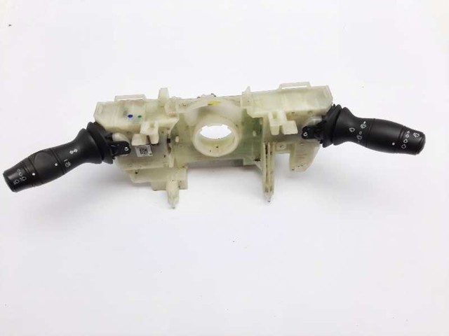Przełącznik zespolony, w komplecie 681720005R RENAULT