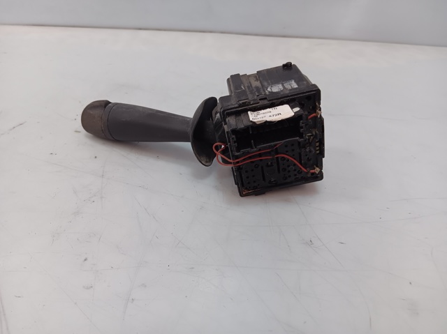 Przełącznik zespolony prawy 681727472R RENAULT