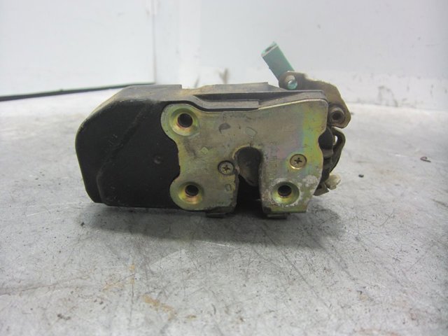 Zamek drzwi tylnych prawych 68268218AA CHRYSLER