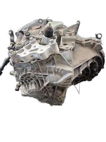 Mechaniczna skrzynia biegów w komplecie 68319227AA CHRYSLER
