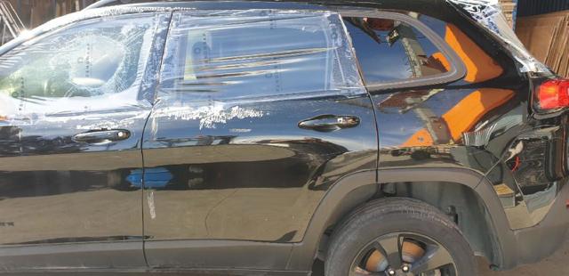 Drzwi Jeep Cherokee